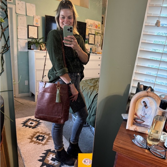 Meet your Posher, Carrilyne - Picture 3 of 9